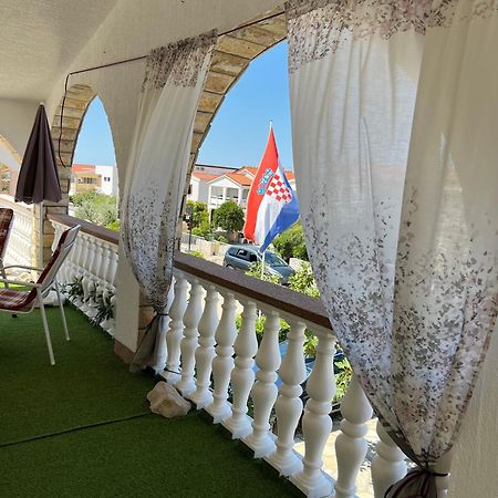 Apartman Tunja Vir Bagian luar foto