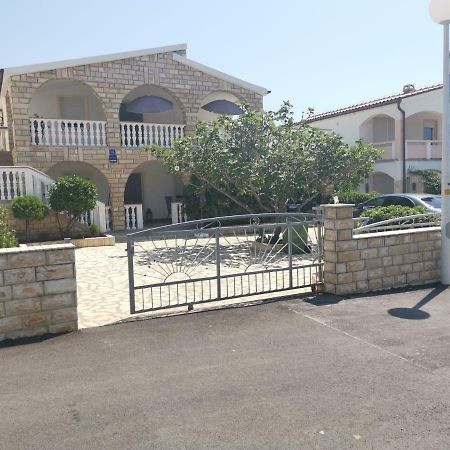 Apartman Tunja Vir Bagian luar foto